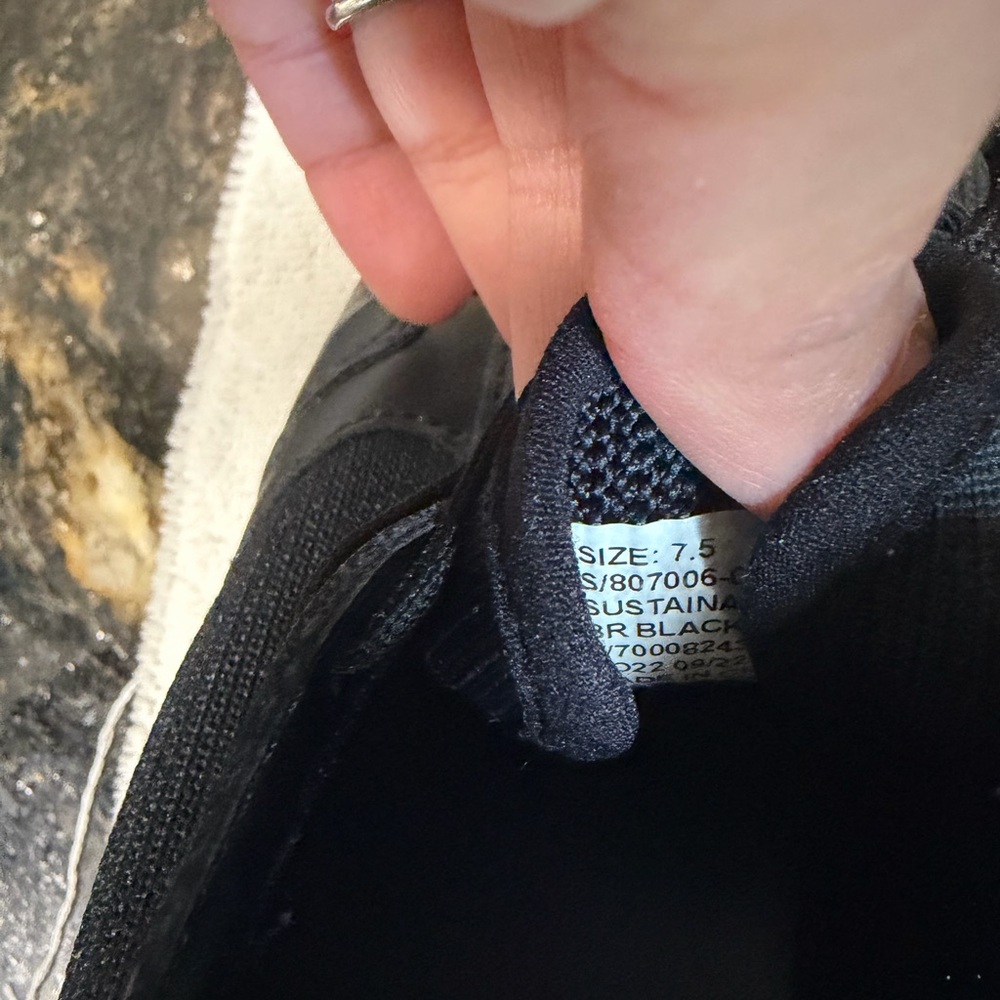 Banana Republic Black and Cream Sneakers - Picture 6 of 6